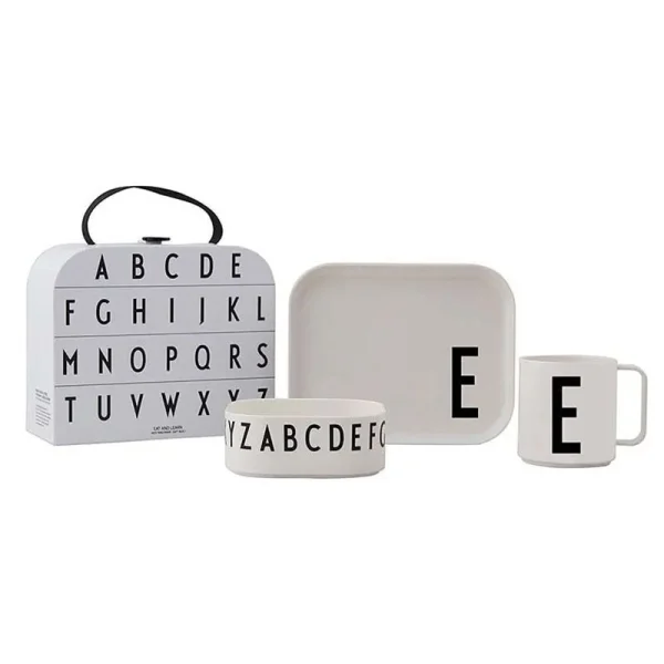 DESIGN LETTERS 4-dielny detský jedálenský set "Classics in a suitcase" - E