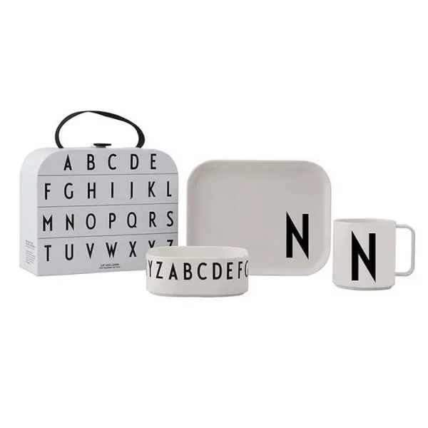 DESIGN LETTERS 4-dielny detský jedálenský set "Classics in a suitcase" - N